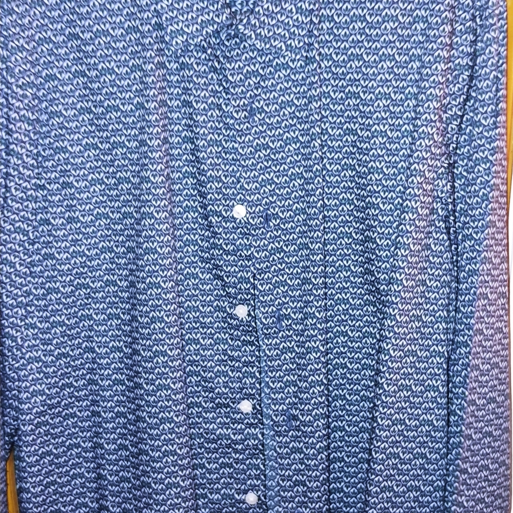 Perry Ellis dress shirt
